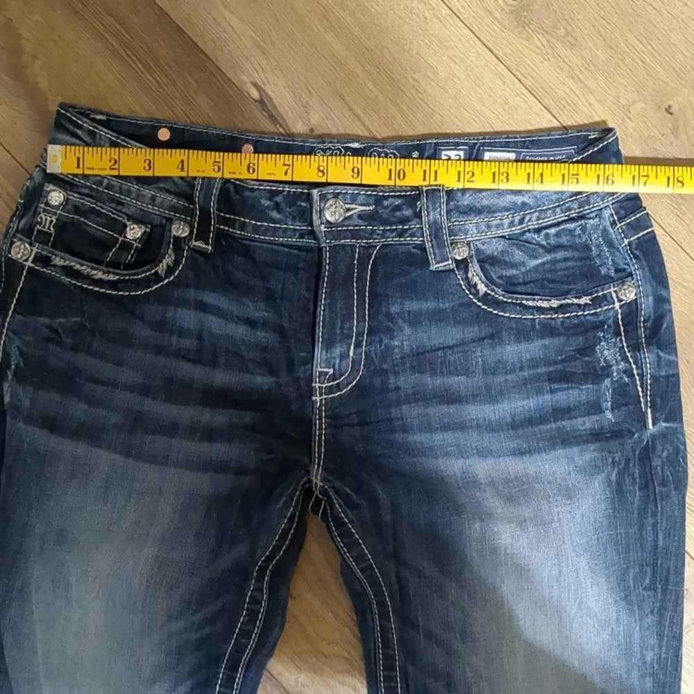 Miss Me Embellished Fleur Bootcut Dark Washed Jeans Size 32 - Picture 7 of 14